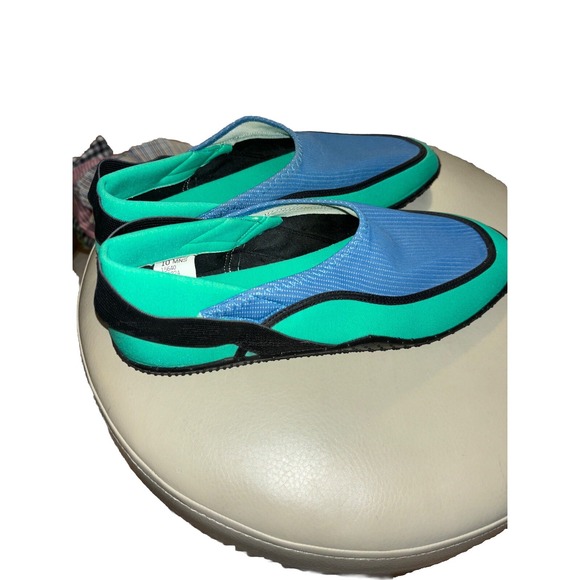 Land End   10 Size  Unisex  Water Shoe - Picture 2 of 5